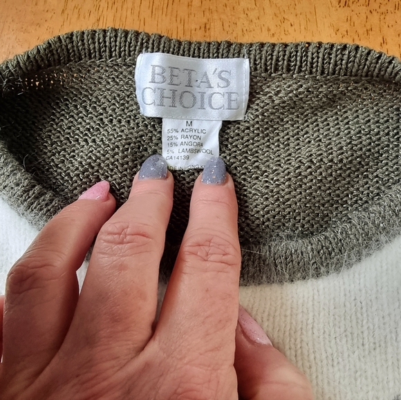 Stunning Vintage Sweater - Picture 7 of 7